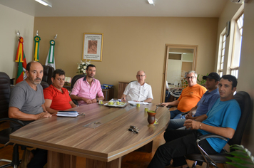 Prefeito Carboni realiza encontro com vereadores da base aliada