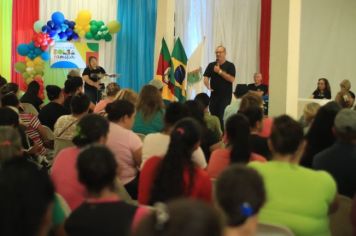 BENEFICIÁRIOS DO BOLSA FAMÍLIA PARTICIPAM DE ENCONTRO PROMOVIDO PELA ASSISTÊNCIA SOCIAL