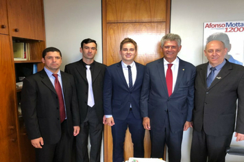 Prefeito encaminha demandas na capital federal