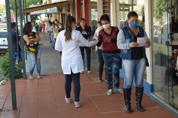Ação no centro de Tenente Portela orienta a população sobre o uso de máscara