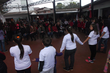 Escola Municipal Ayrton Senna realiza o 1º Dia da Família na Escola
