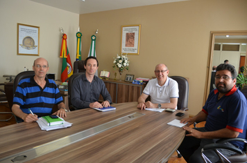 Prefeito Carboni manteve audiência com executivo de poder público da RGE