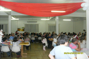 Escola Ayrton Senna realiza jantar