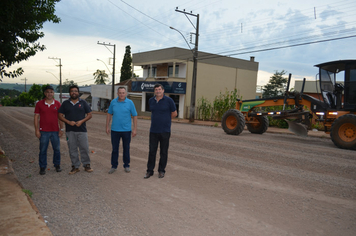 Executivo acompanha obras de asfaltamento em Tenente Portela