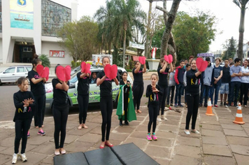  Alunos da Escola Municipal Arcelino S. Bueno participaram das atividades da Semana da Pátria