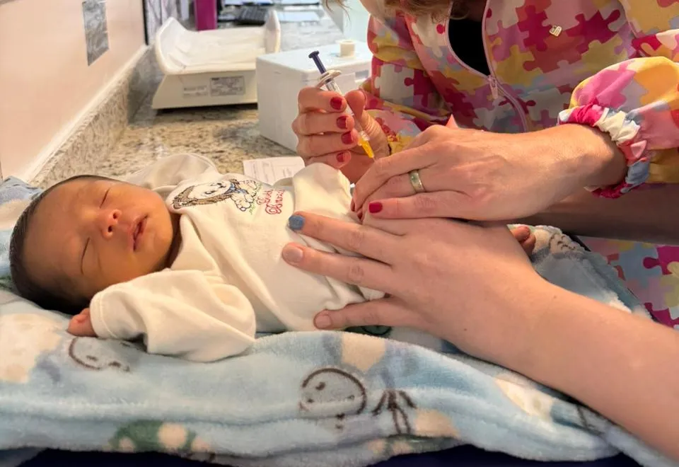 SECRETARIA DE SAÚDE DE TENENTE PORTELA REALIZA APLICAÇÃO DE MEDICAMENTO QUE PROTEGE CONTRA BRONQUIOLITE EM RECÉM-NASCIDOS PREMATUROS