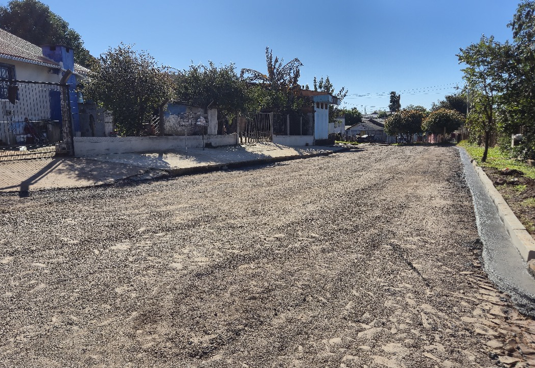 MAIS RUAS PAVIMENTADAS EM TENENTE PORTELA: OBRAS AVANÇAM NO BAIRRO OPERÁRIO