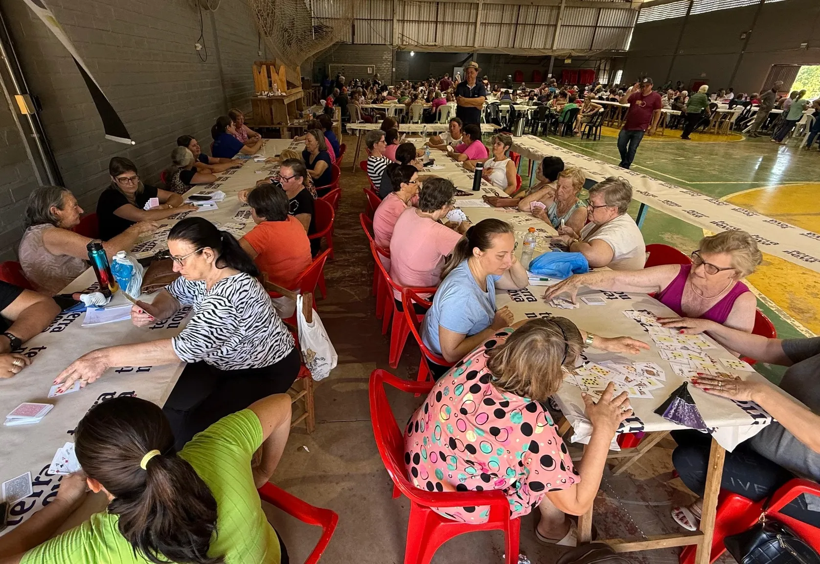 TORNEIO MUNICIPAL DE BOLÃOZINHO FEMININO E CANASTRA REÚNE MAIS DE 500 PESSOAS EM DALTRO FILHO