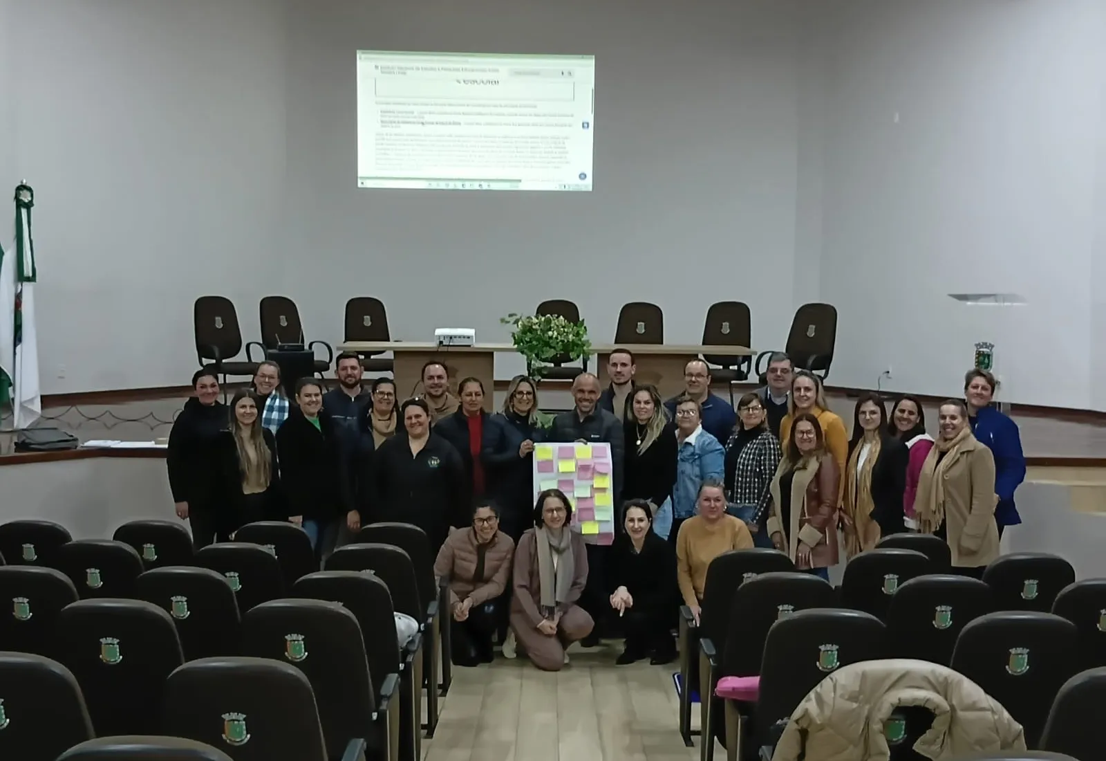 TENENTE PORTELA SEDIA ENCONTRO REGIONAL E AVANÇA NA CONSTRUÇÃO DO PLANO MUNICIPAL DE EDUCAÇÃO