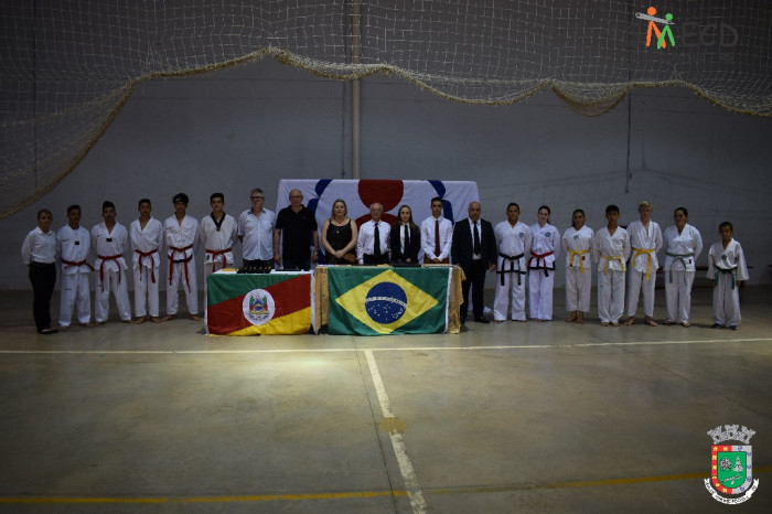 Escola Educar de Artes Marciais realiza exame de faixa preta de Taekwondo em Tenente Portela