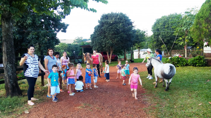E.M.E.I Turma Giz de Cera - realiza passeio ecológico