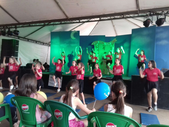 Grupo Sennadance se apresenta na Expotenpo