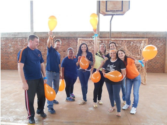 Alunos da Escola Municipal Tenente Portela surpreendem os Professores
