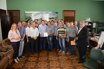 Prefeito Elido cumpre agenda na capital