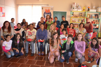 Secretaria de Assistência Social realiza homenagem ao Dia das Mães