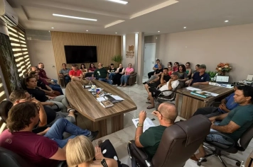 PREFEITO ROSEMAR SALA PROPÕE REAJUSTE SALARIAL DE 5% EM MEIO A IMPASSE ORÇAMENTÁRIO COM A CÂMARA