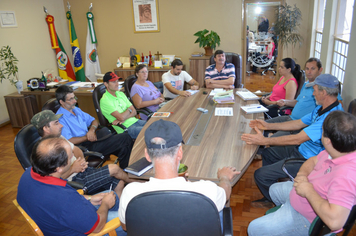 Encontro entre executivo e Guardiões da Agrobiodiversidade debate convênio de equipamentos 