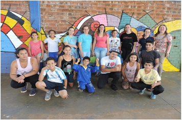 Curso de grafitagem é realizado na Escola Tenente Portela
