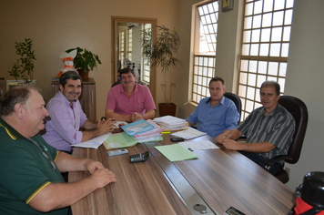 Prefeito recebe representantes do loteamento Nascer do Sol