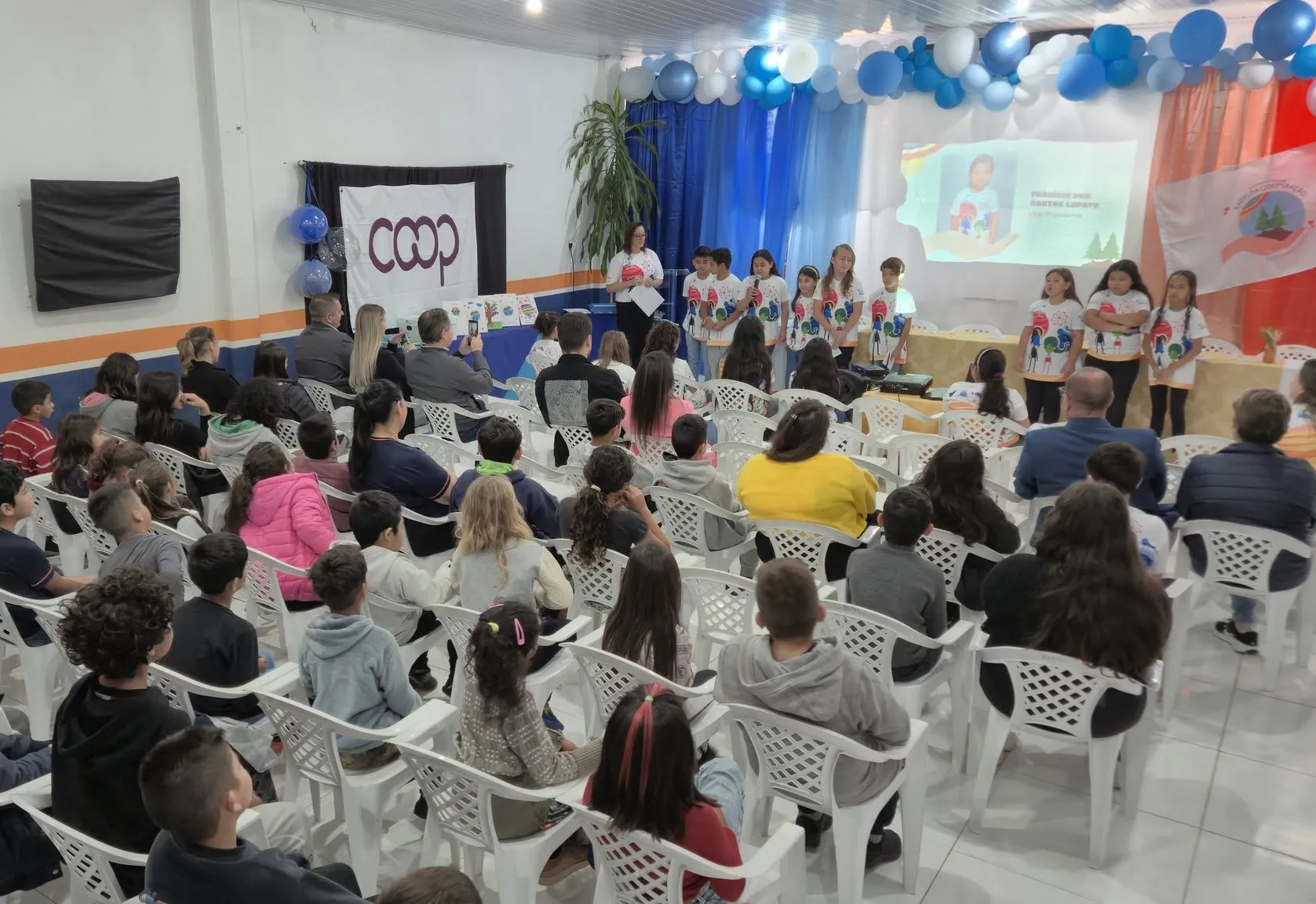 COOPERATIVA ESCOLAR “RAÍZES DA COOPERAÇÃO” É FUNDADA NA ESCOLA TENENTE PORTELA
