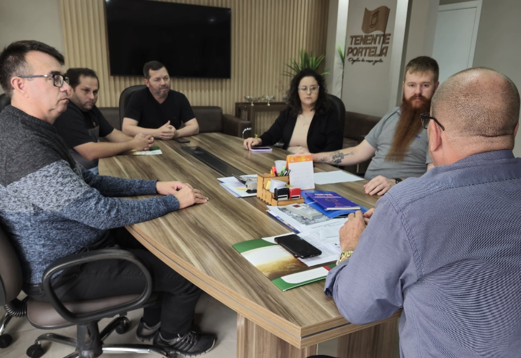 PREFEITURA DE TENENTE PORTELA ALINHA PARCERIAS COM A ACISA EM REUNIÃO DE PLANEJAMENTO