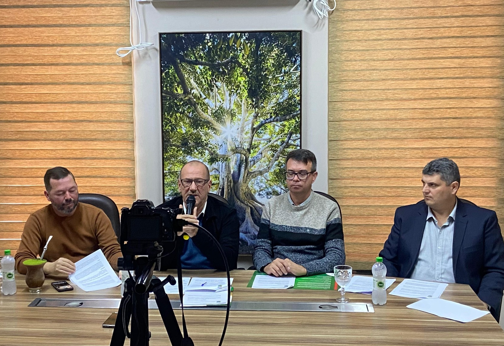 PREFEITURA DE TENENTE PORTELA REALIZA COLETIVA DE IMPRENSA SOBRE VETOS A PROJETOS DE LEI E AÇÕES DE VALORIZAÇÃO HISTÓRICA E CULTURAL