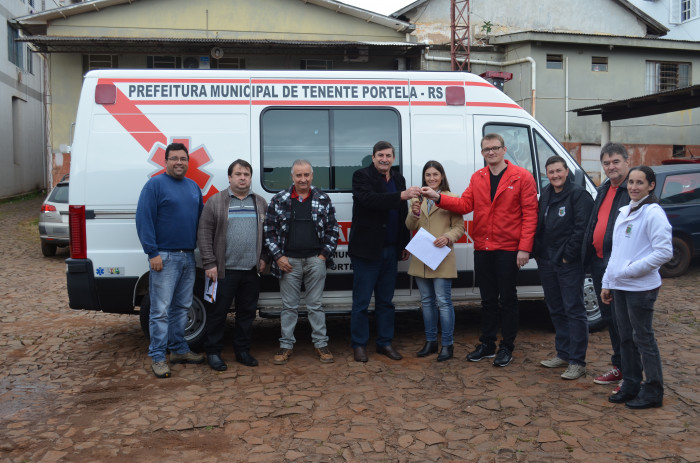 Prefeitura adquire ambulância semi UTI com recursos próprios