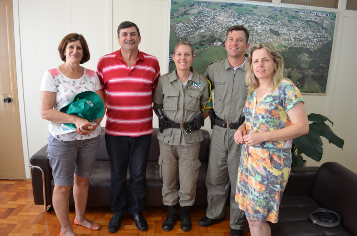 Comando Ambiental da BM apresenta projeto Patrulheiro Ambiental Mirim ao prefeito Elido