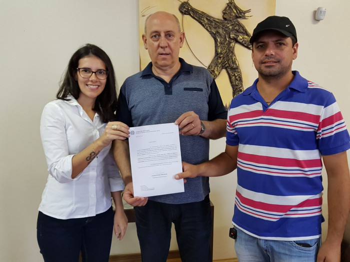 Prefeito recebeu em seu gabinete assessora do Deputado Giovani Cherini