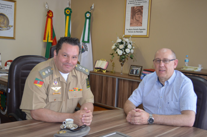 Prefeito Carboni debate questões de segurança pública com Comandante Munari, do 7º BPM
