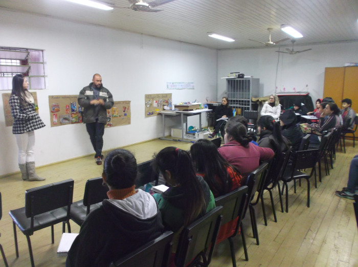 Escola Ayrton Senna promove palestra sobre alimentação do atleta
