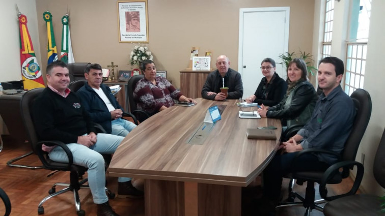 Prefeito Carboni recebe patronagem do CTG Sentinela da Fronteira