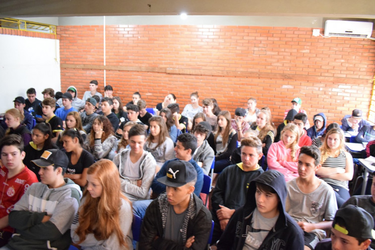 Educação Fiscal e Nota Fiscal Gaúcha foram tema de palestra nas Escolas em Tenente Portela