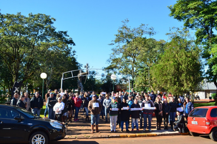Sindicato dos Municipários de Tenente Portela  organizaram  ato em protesto contra a reforma da previdência