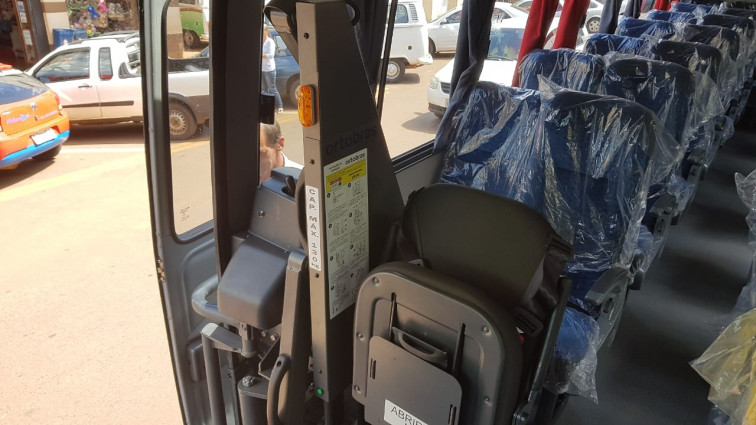 Micro-ônibus entregue ao município vem para suprir demanda na Saúde
